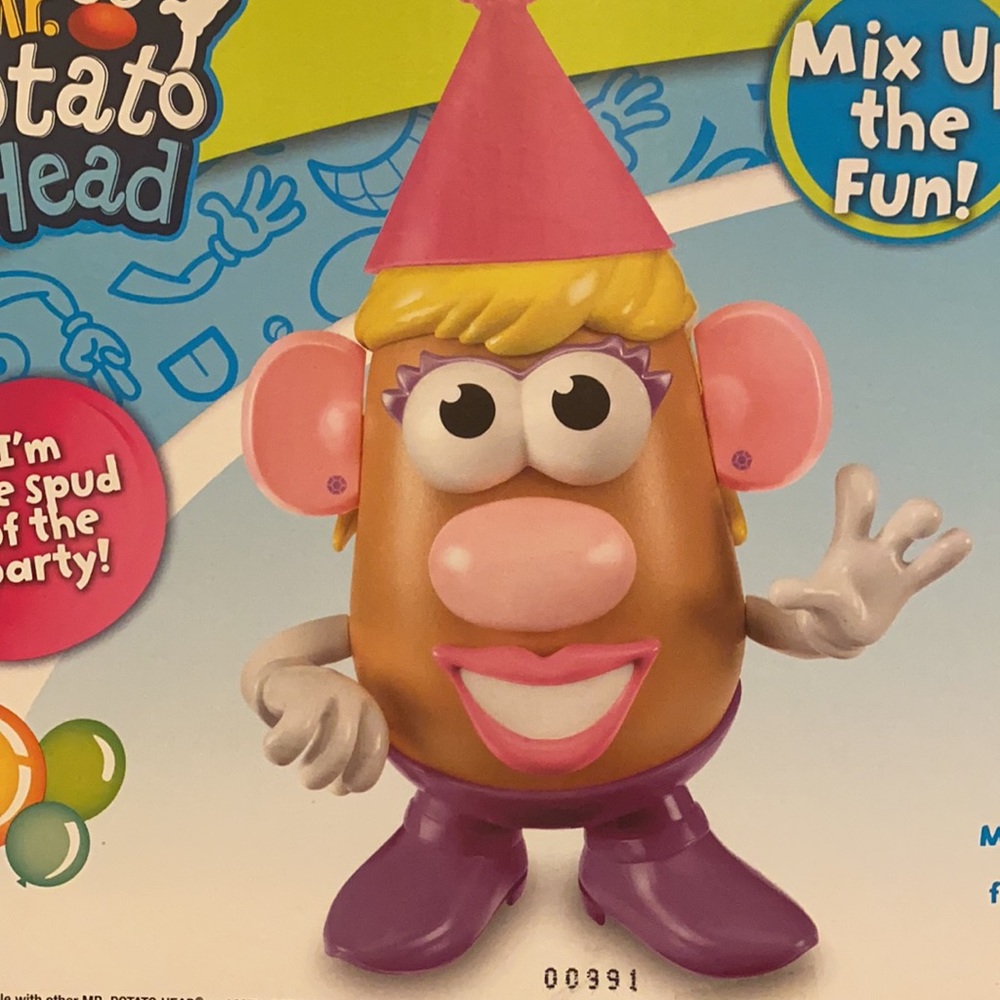 Mrs.Potato Head “Party Spudette”unopened box NEW 20 pieces Playskool Hasbro